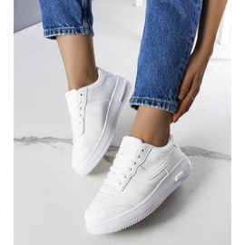 BM A Kim fehér tornacipő vastag talpon 1