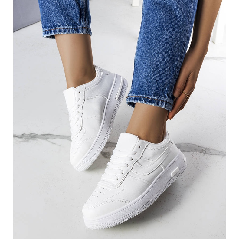 BM A Kim fehér tornacipő vastag talpon 1