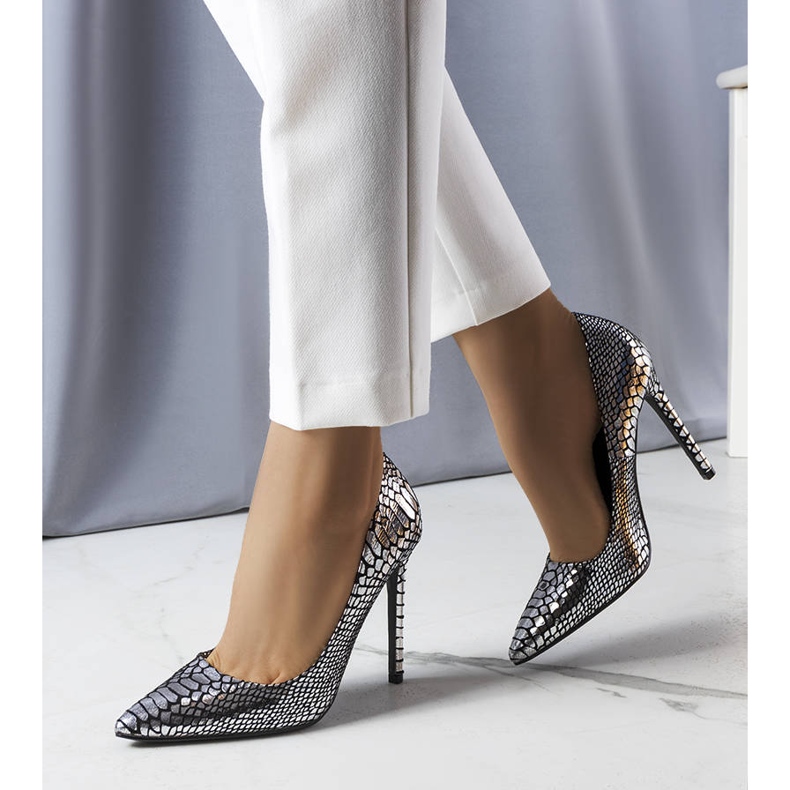 Estelle ezüst lakkozott sarok 1 Estelle ezüst lakkozott sarok 1