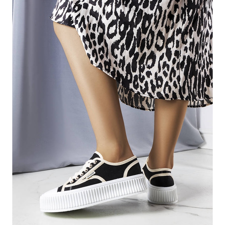 PA1 Fekete platform tornacipő a Connie cégtől 1