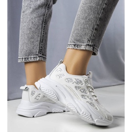 Kara mintával díszített szürke tornacipő 1