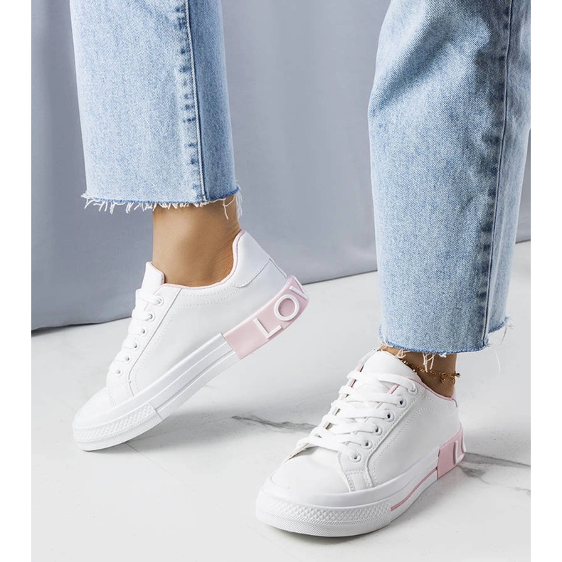 Nora felirattal díszített fehér és rózsaszín tornacipő 1