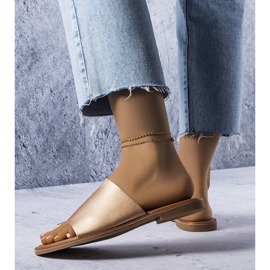 Evento Latourelle arany papucs szabálytalan felsővel aranysárga 1