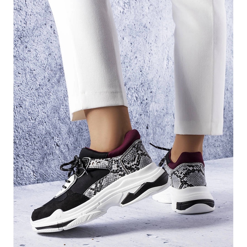 Fekete tornacipő Savard betétekkel díszítve 1