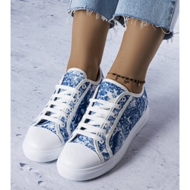 Fehér és kék szövet tornacipő az Aucointól 1