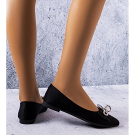 Fekete balerinák masnival és strasszokkal a LaGarde-tól 1