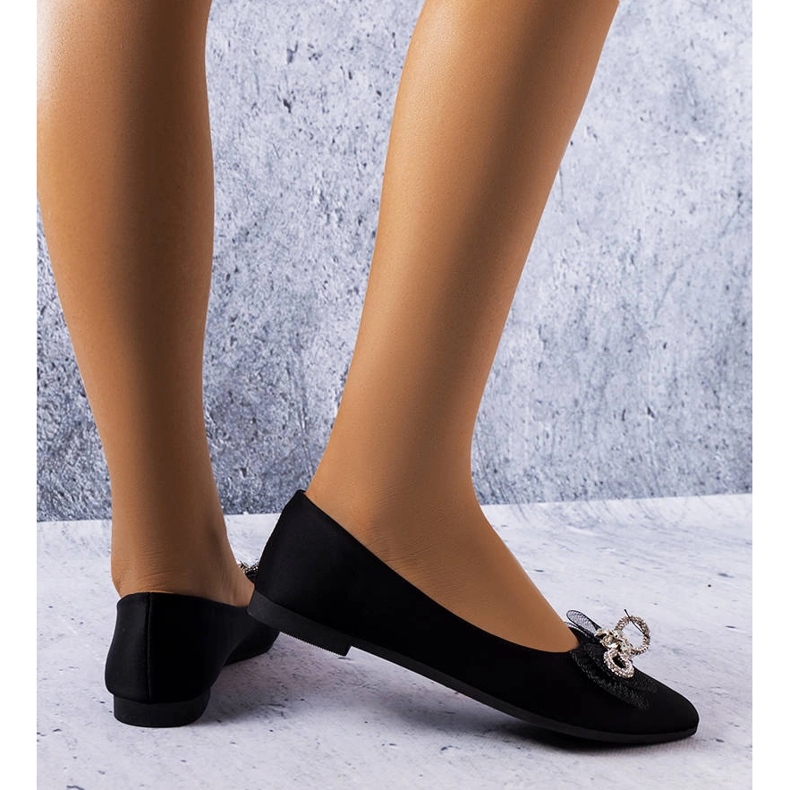 Fekete balerinák masnival és strasszokkal a LaGarde-tól 1 Fekete balerinák masnival és strasszokkal a LaGarde-tól 1