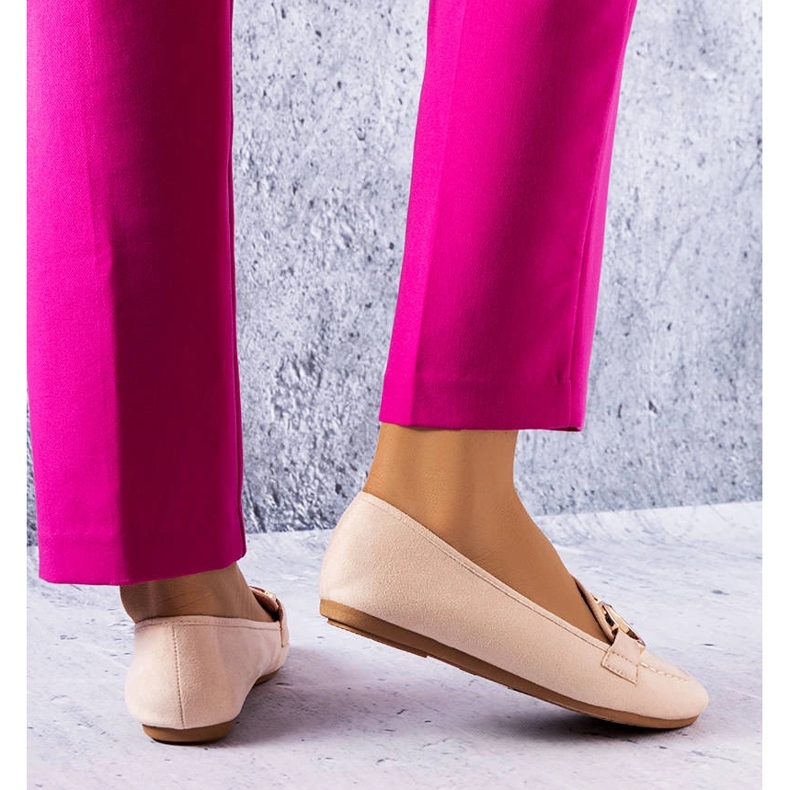 Klasszikus bézs mokaszinok a Pitre-től 1