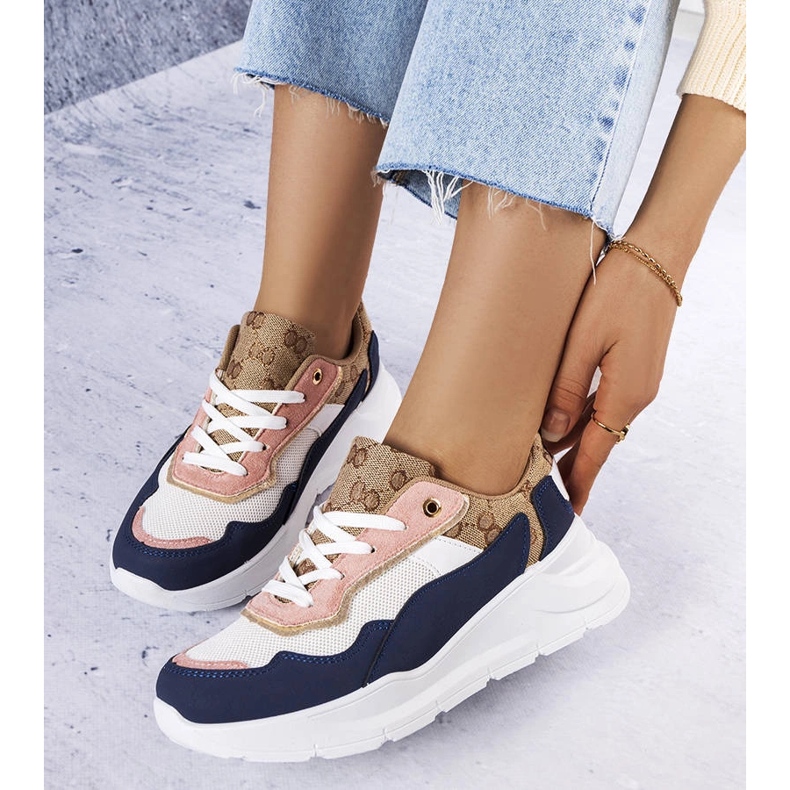 Sötétkék tornacipő arany betétekkel a Lebruntól fehér 1