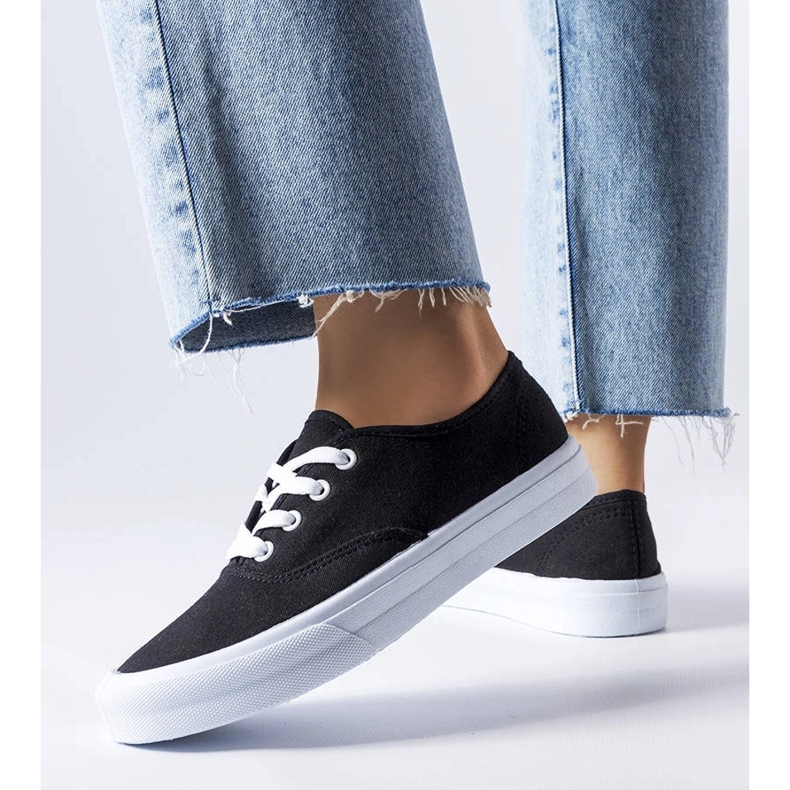 Fekete textil tornacipő a Fantinától 1