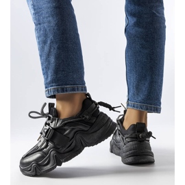 BM Fekete elbűvölő tornacipő a Desforges-tól 1