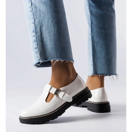 Vaden fehér lakkozott cipő 1