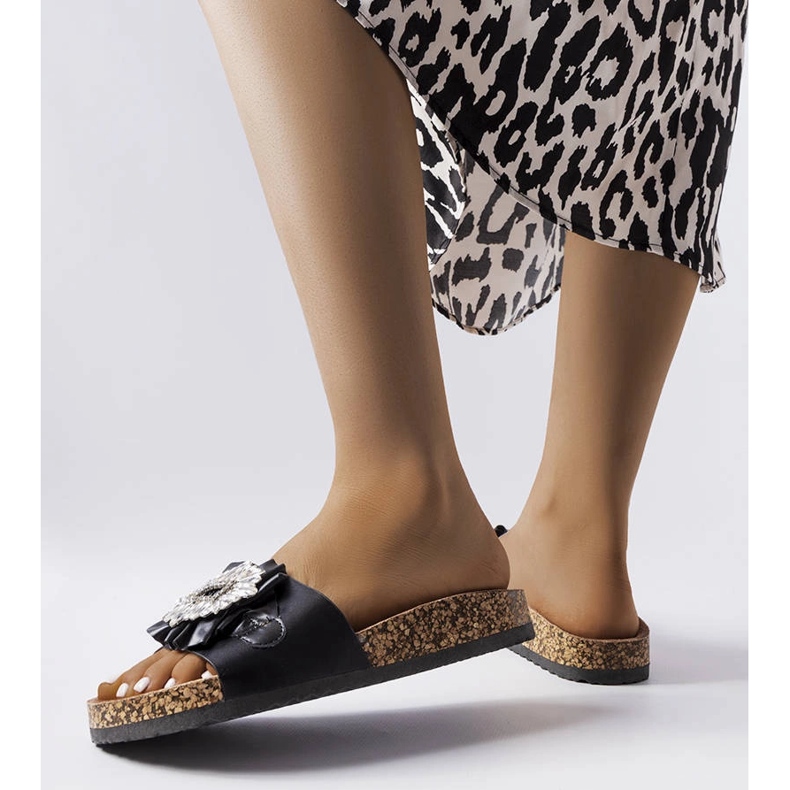 Fekete, parafa talpú csúszdák a Roy-tól 1