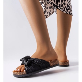 Fekete csúszkák masnival a Duplantytól 1 Fekete csúszkák masnival a Duplantytól 1