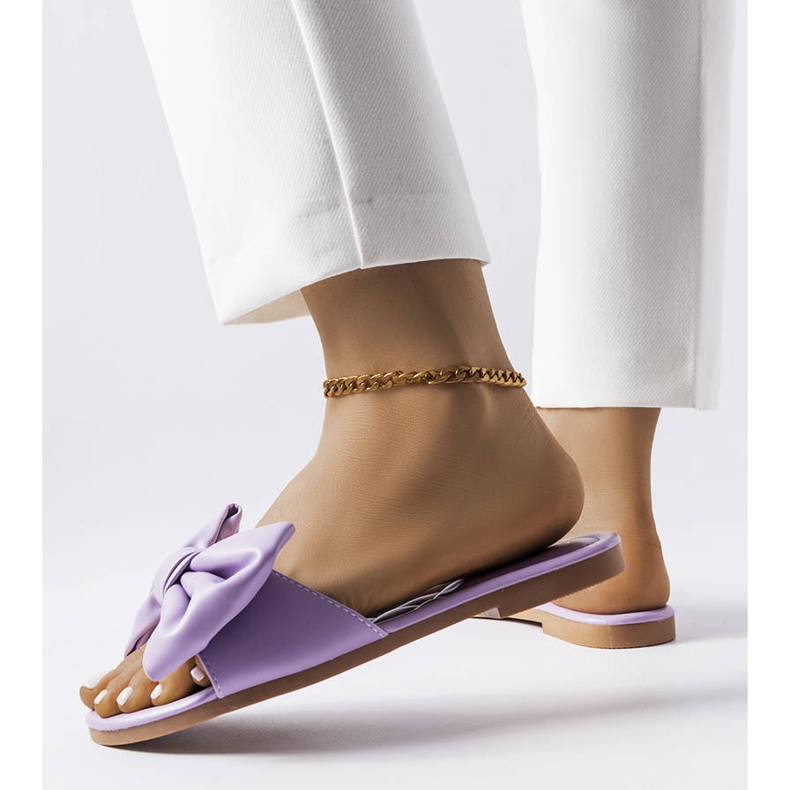 Lila elegáns papucs masnival a Garnier-től ibolya 1