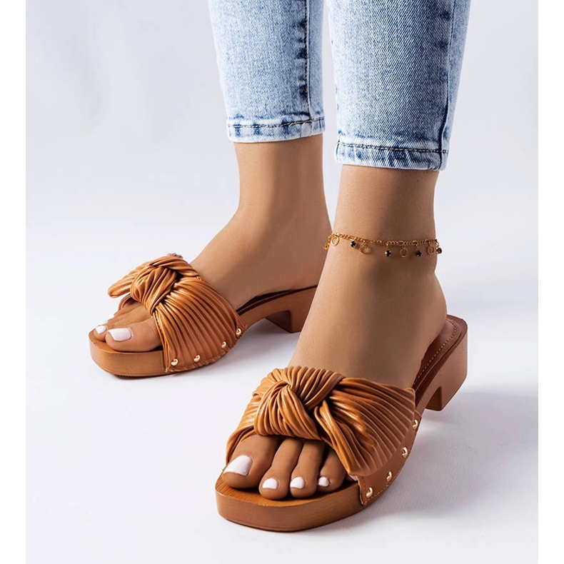 Rochefort barna alacsony sarkú csúszkák 1