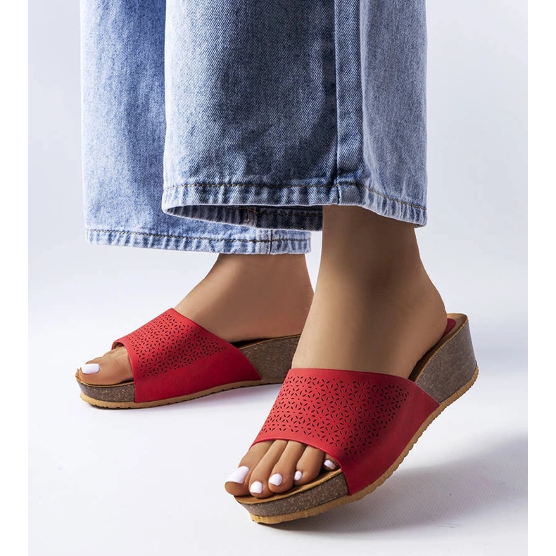 Piros áttört ékcsúszkák a Bourque-tól 1