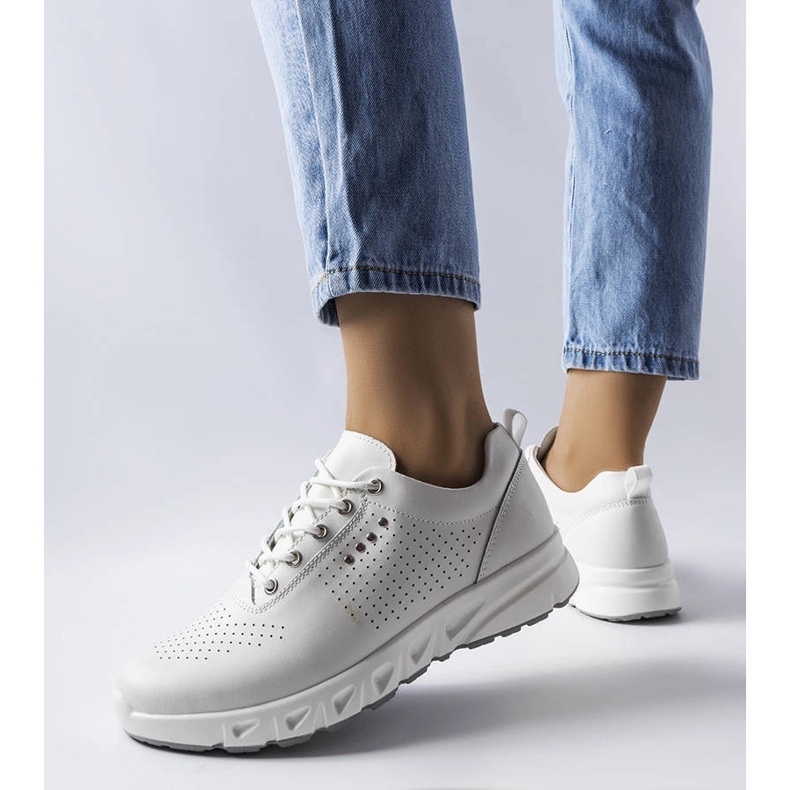 Evento Brodeur fehér áttört bőr cipő 1