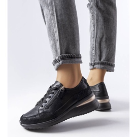 Fekete áttört bőr cipő Fleur 2