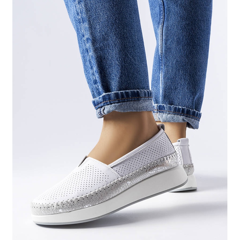 Szürke áttört cipő a Noruega márkától 1 Szürke áttört cipő a Noruega márkától 1