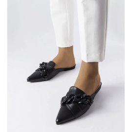 Fekete elegáns szandál lánccal a Patenaude márkától 1