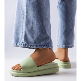 Zöld papucs a Paquette platformon 2