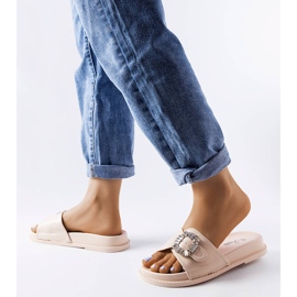 Griegsvei strasszokkal díszített bézs csúszdák 2