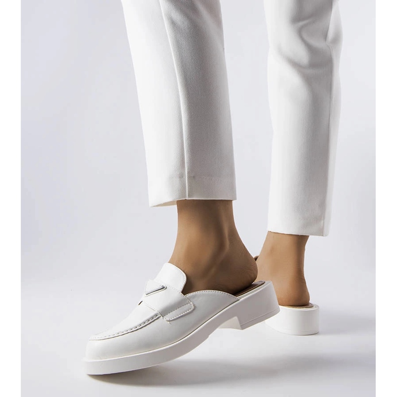 Fehér csúszkák beépített orrral a Berkshire-től 1