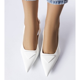 Labonté fehér alacsony sarkú szandál 1