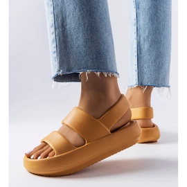 Barna Émond szandál 1