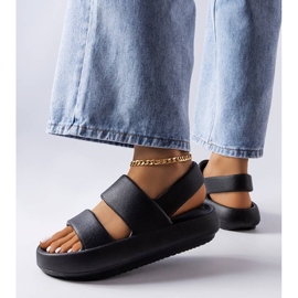 Fekete Émond szandál 1