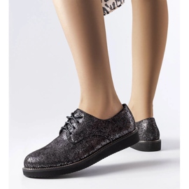 Fekete csillogó brokát cipő a temetőből 1