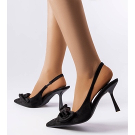 Fekete tűk masnival az Olengo-tól 1