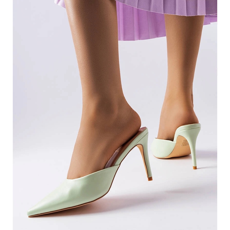 Zöld csúszkák a Drainer sarkán 1