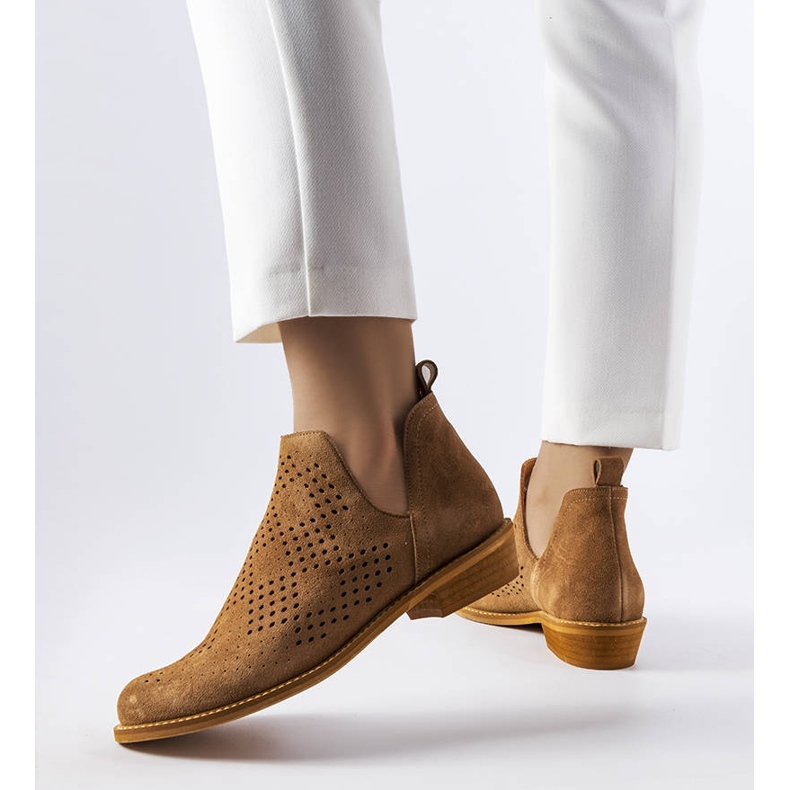 Karino karamell áttört bőrcsizma barna 1