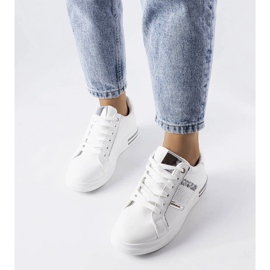 Xarles strasszokkal díszített fehér tornacipő 1 Xarles strasszokkal díszített fehér tornacipő 1