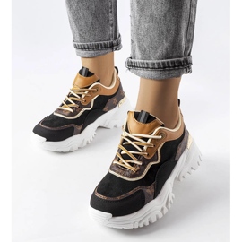 Alta fekete tornacipő szabálytalan talpon 1