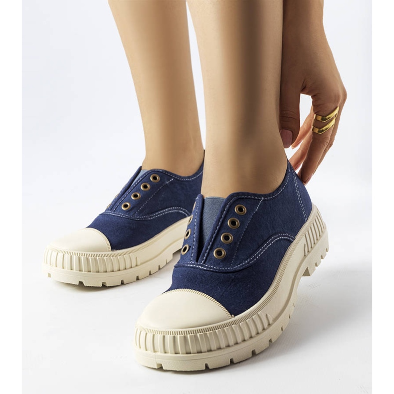 Sötétkék tornacipő a Waltontól 1