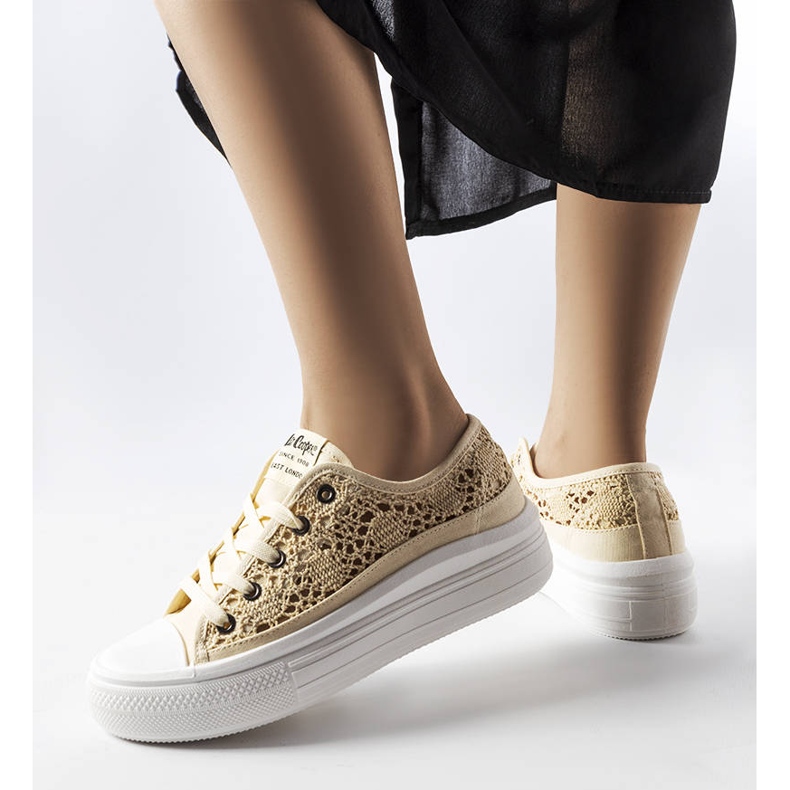 Lee Cooper LCW23-44-1620 bézs áttört tornacipő 1