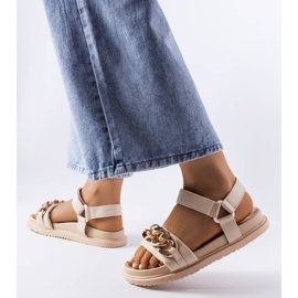 Machesney bézs színű sportszandál lánccal 1