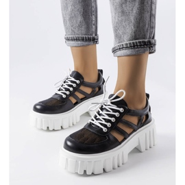 Fekete brogues masszív Emaline talppal 1