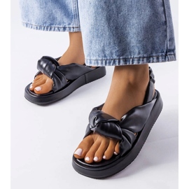 A márka fekete ékszandálja Clarice 1 A márka fekete ékszandálja Clarice 1