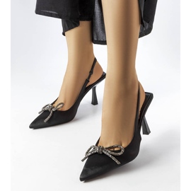 Fekete sarkú, Wildrose masnival 1