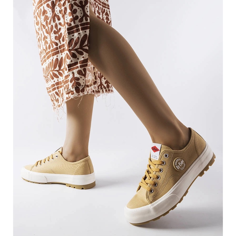 Lee Cooper LCW-23-44-1655L bézs színű tornacipő 1