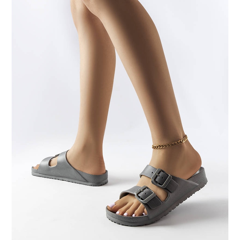 Szürke gumi csúszkák csatokkal az Eugene-tól 2 Szürke gumi csúszkák csatokkal az Eugene-tól 2