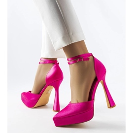 Rózsaszín magassarkú pumpák a Dallastól 1