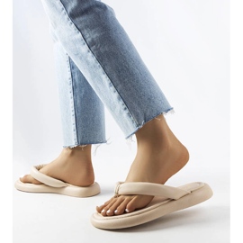 Bézs színű vaskos szandál a Smithfieldtől 2