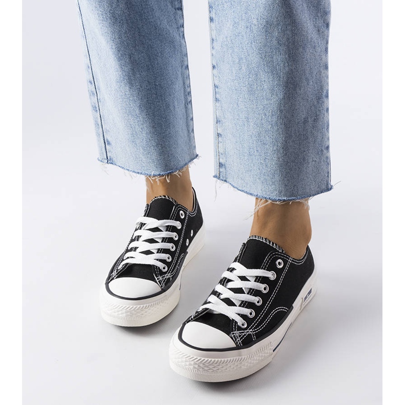 Roslyn fekete tornacipő 1