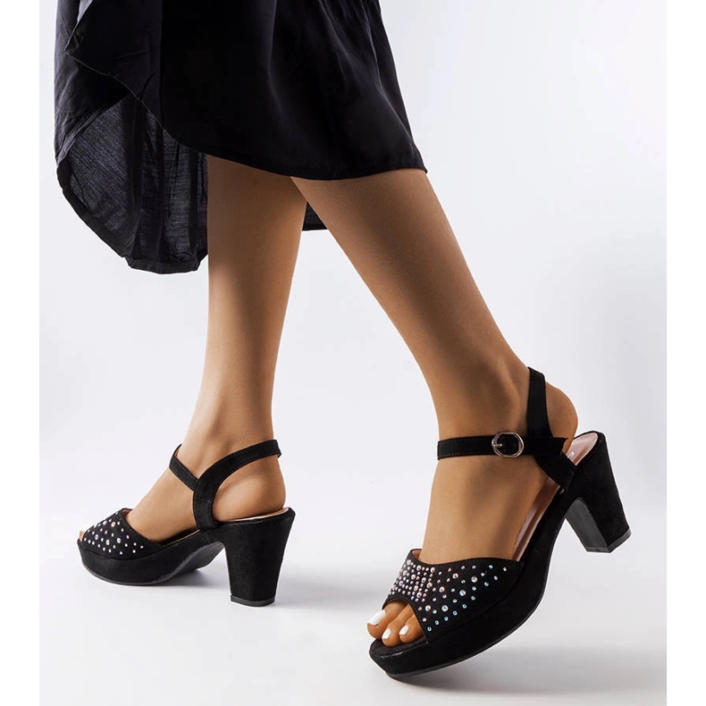 Inna Fekete Beltane blokk szandál 1