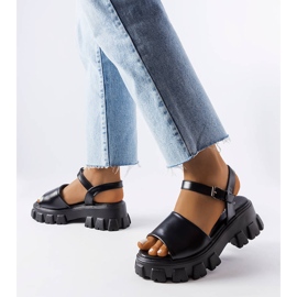 Vinceza Fekete szandál masszív Vincez talpon 1